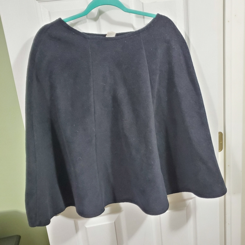 Very rounded poncho/shawl